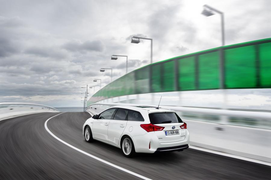  Toyota Auris Touring Sports 2013 года  (фото 6 из 23)